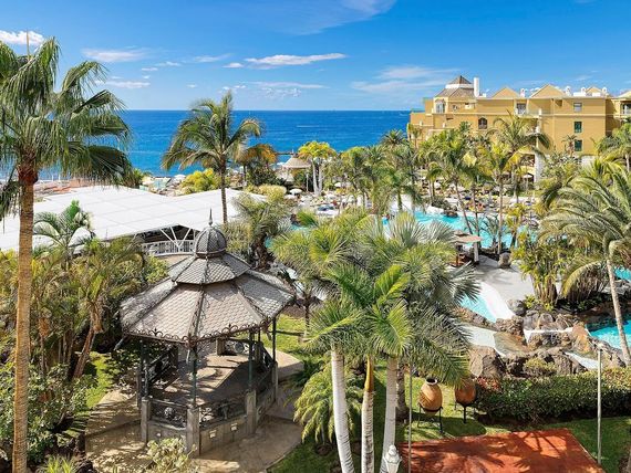 Adrian Jardines de Nivaria