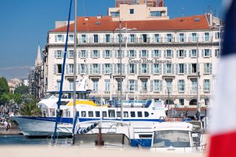 Grand Beauvau Vieux Port