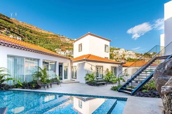 Pestana Fisherman Village