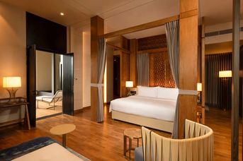 DoubleTree by Hilton Rajawarna Resort