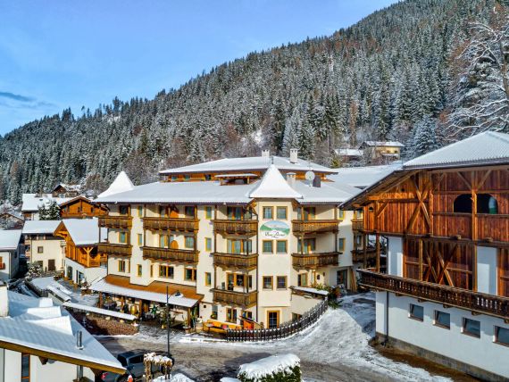 Dorfhotel Moar am Latemar
