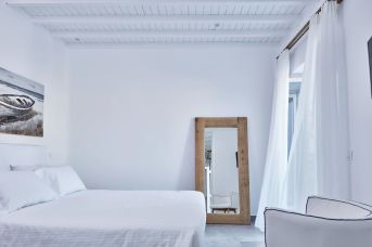 Mykonos Waves Beach House & Suites