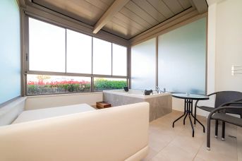 Commodore Elite Suites & Spa