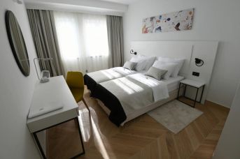 Aparthotel Milenij (Baska Voda)