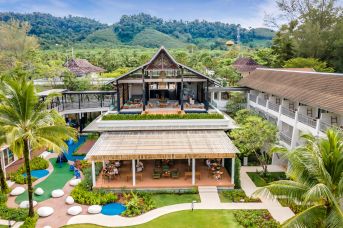 Royal Bangsak Beach Resort