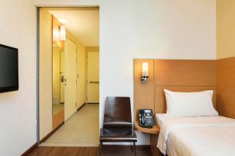 Ibis Singapore Novena