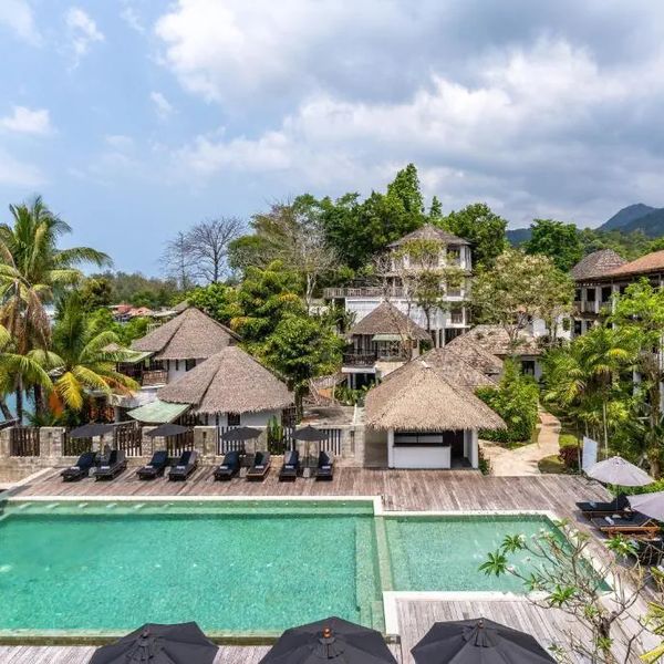 Aana Resort
