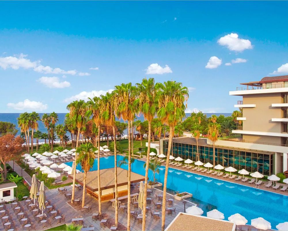 Acanthus & Cennet Barut Collection