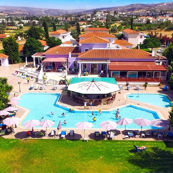 Akamanthea Holiday
