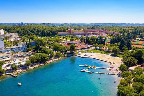 Albatros Plava Laguna