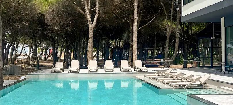 Alexander Resort