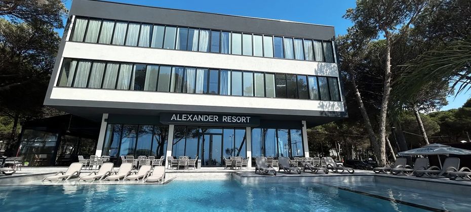 Alexander Resort