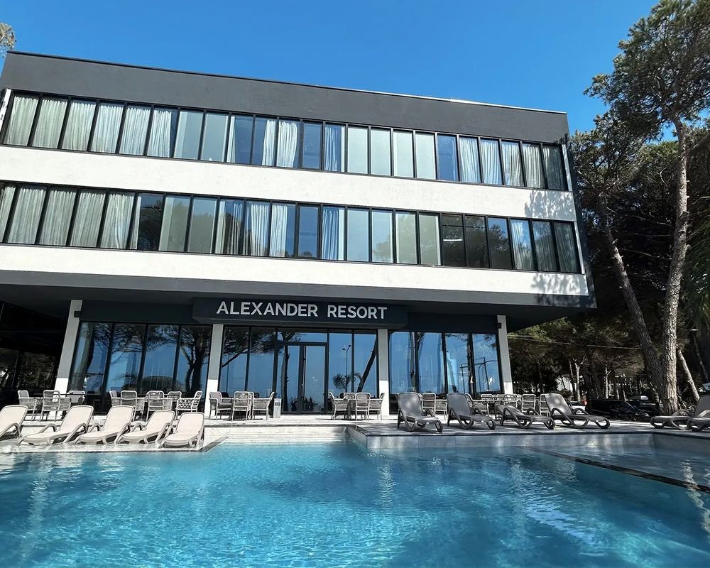 Alexander Resort