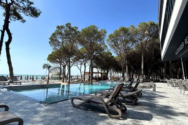 Alexander Resort