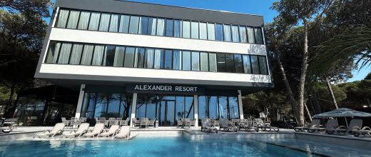 Alexander Resort