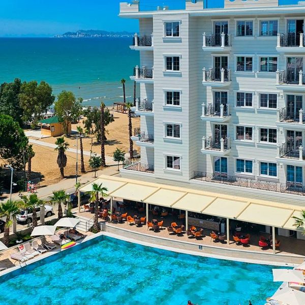Amelia Mare — Durres, Albania