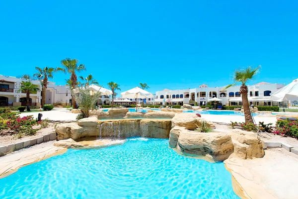 Otium Amphoras (ex Shores)