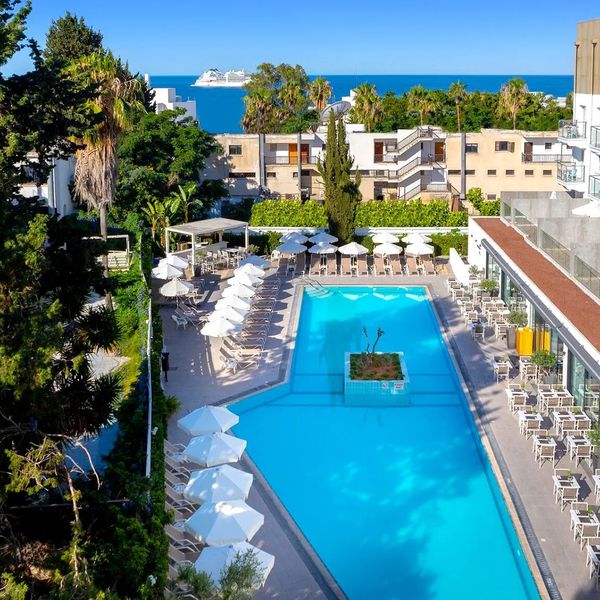 Anemi Hotel & Suites