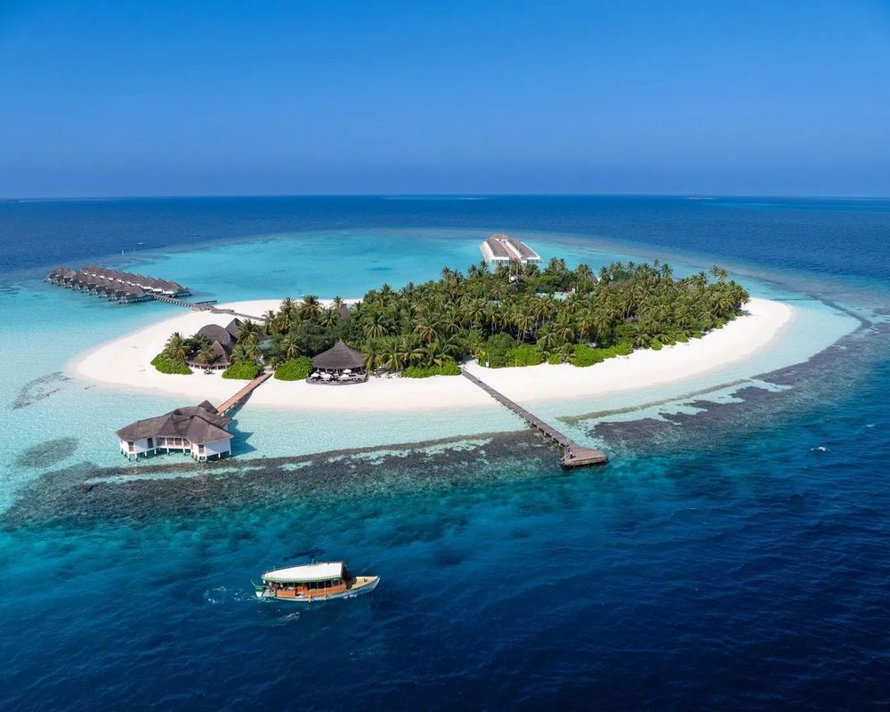 Angaga Island Resort & Spa