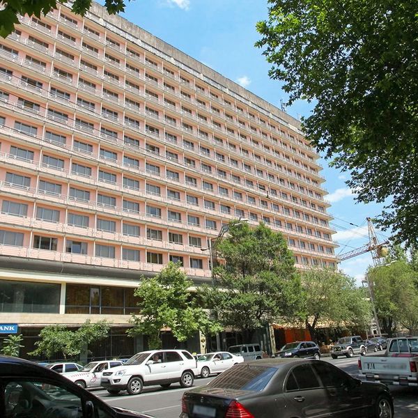 Ani Plaza — Erywań, Armenia