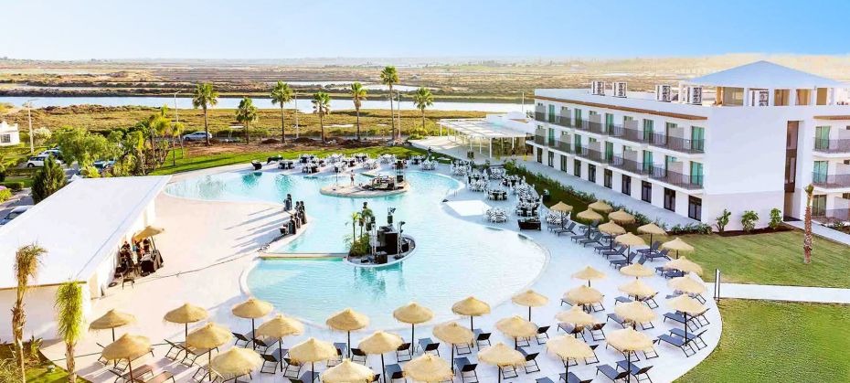 AP Cabanas Beach & Nature