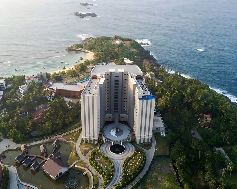 Araliya Beach Resort Spa