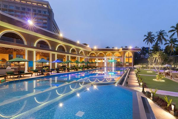 Araliya Beach Resort Spa