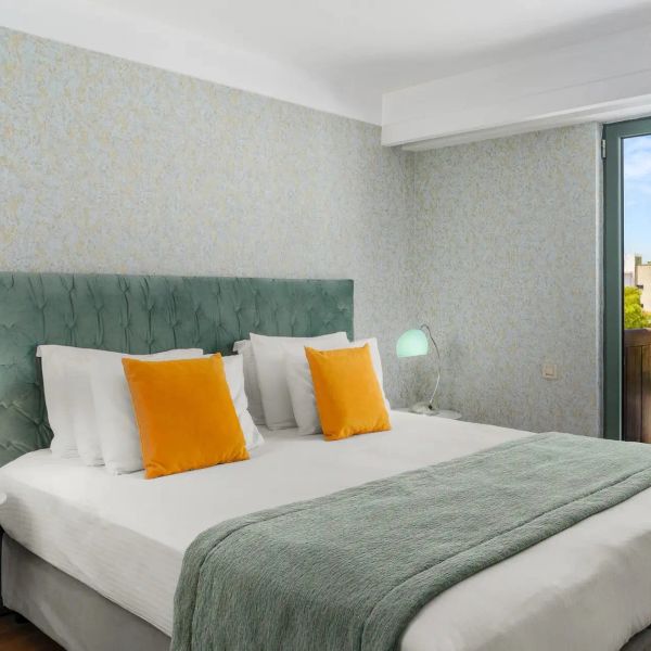 Athenaeum Eridanus Luxury