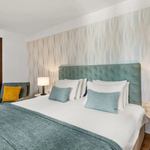 Athenaeum Eridanus Luxury