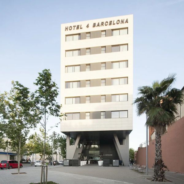 Best 4 Barcelona — Barcelona, Hiszpania
