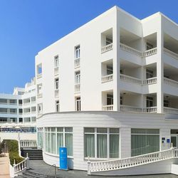 Blue Sea Lagos de Cesar