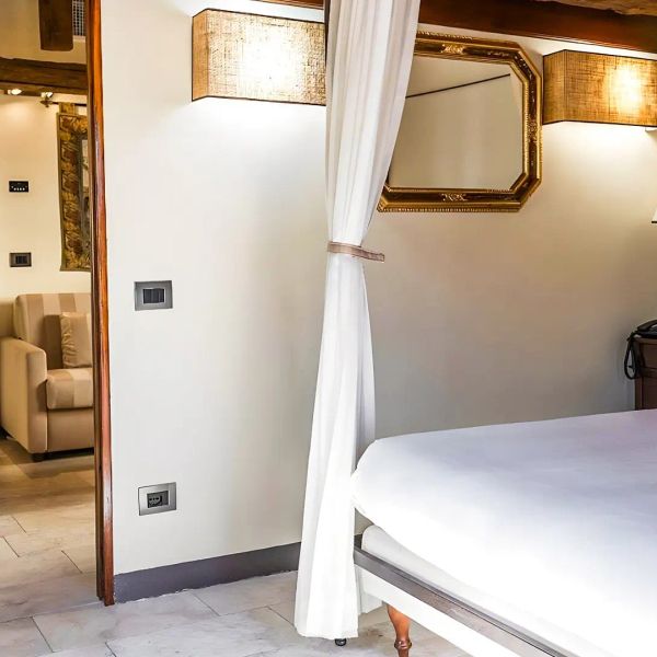 Borgo San Luigi — Strove, Włochy