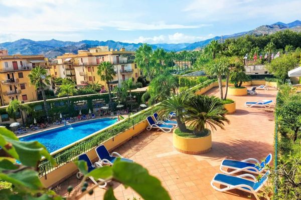 Caesar Palace (Giardini Naxos)