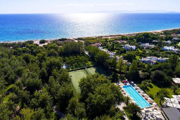 Calaserena Village