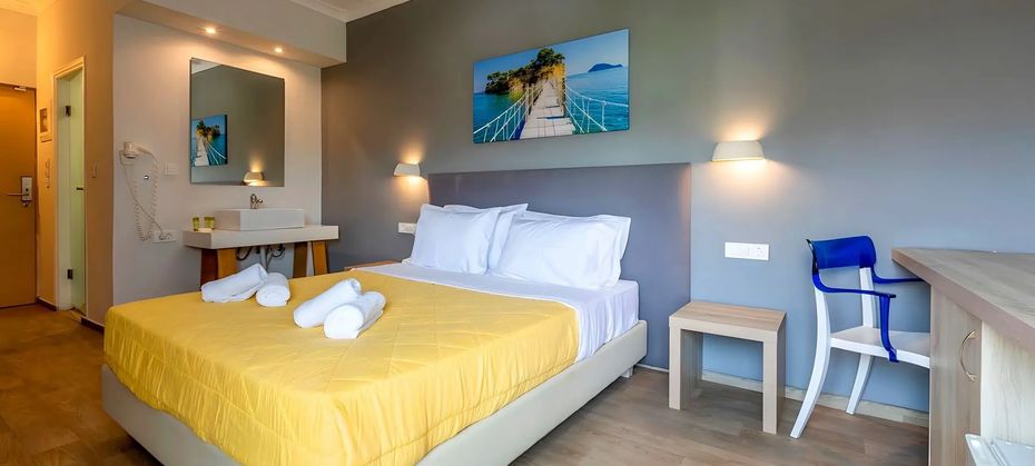 White Olive Premium Cameo (ex. Zante Blue Beach)