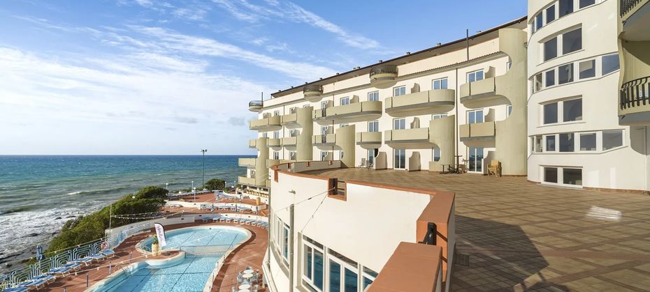 Carlton  Riviera