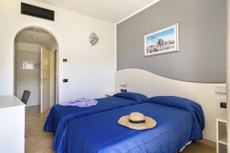 Carlton Riviera