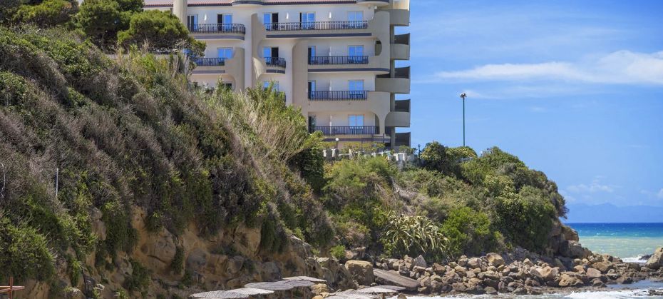 Carlton Riviera