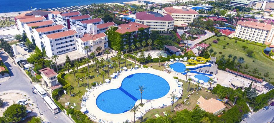 Cesars Resort (Side)