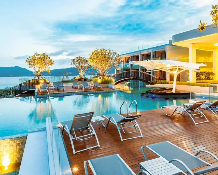 Crest Resort & Pool Villa