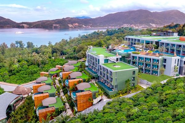 Crest Resort & Pool Villa