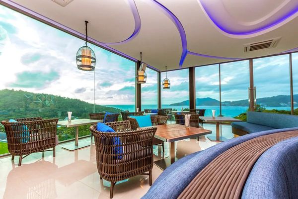 Crest Resort & Pool Villa