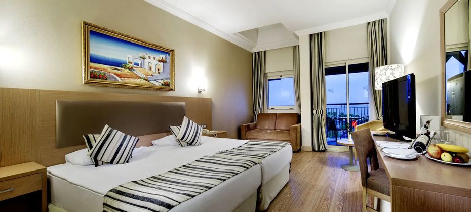 Crystal Tat Beach Pearl Collection