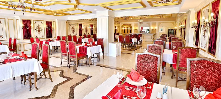 Crystal Palace Luxury Resort & SPA