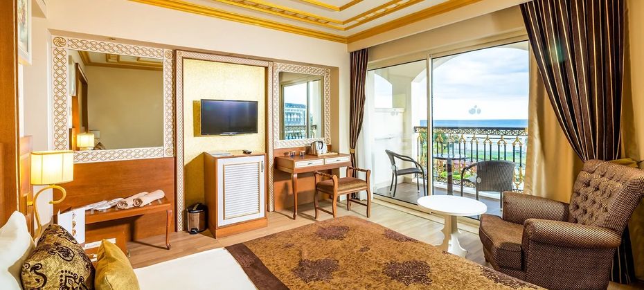 Crystal Palace Luxury Resort & SPA