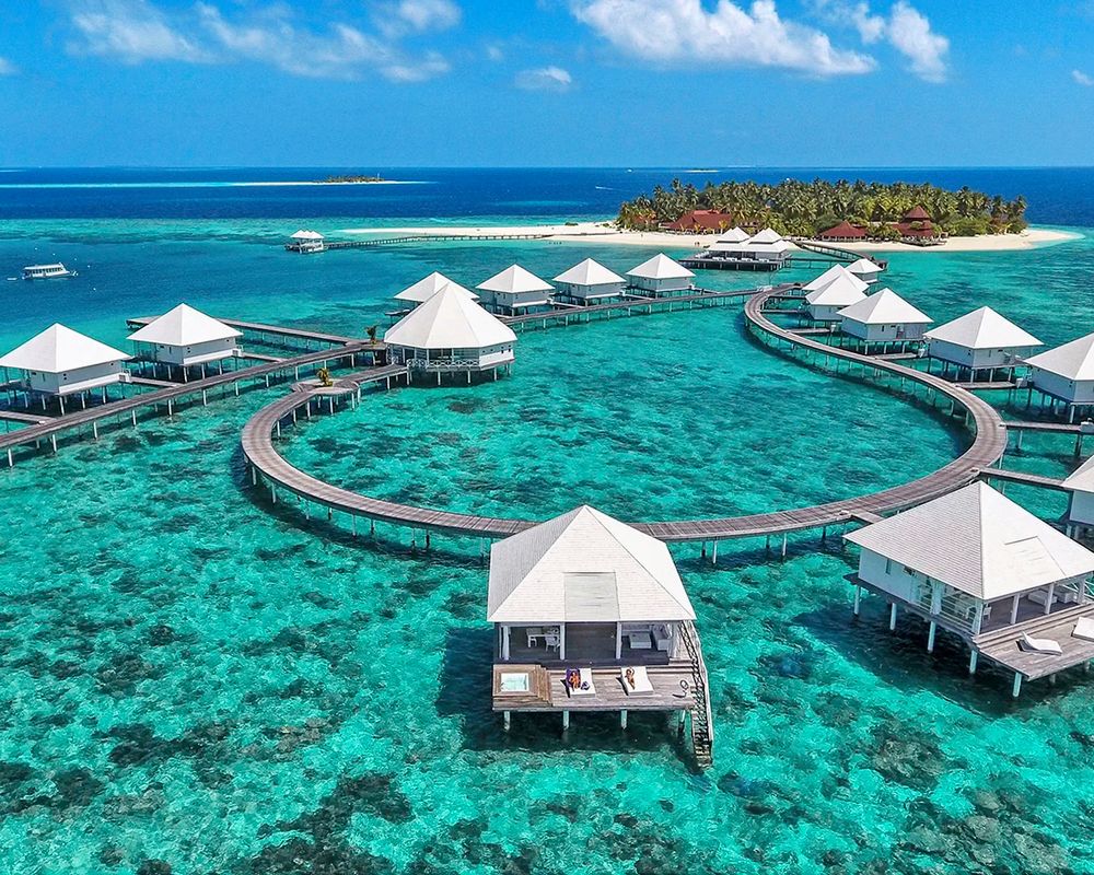 Diamonds Thudufushi Beach & Water Villas