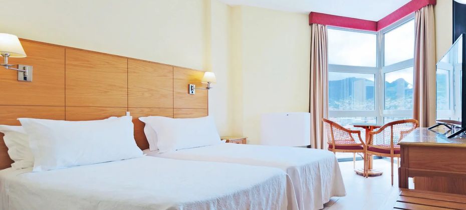 Dom Pedro Madeira Ocean Beach