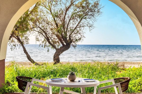 Domes Aulus Zante Autograph Collection