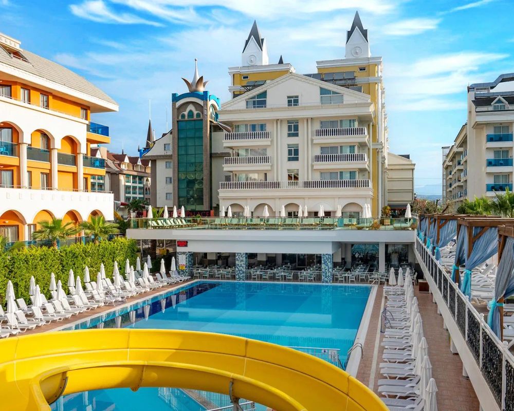 Dream World Resort & Spa (Side)