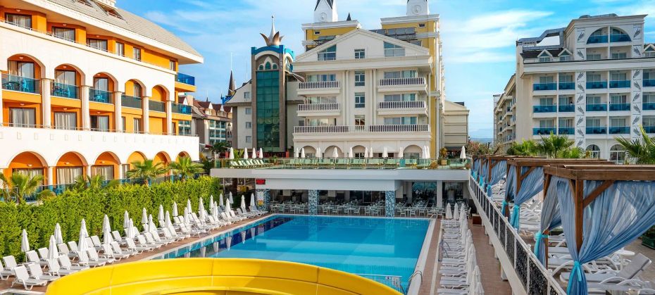 Dream World Resort & Spa (Side)